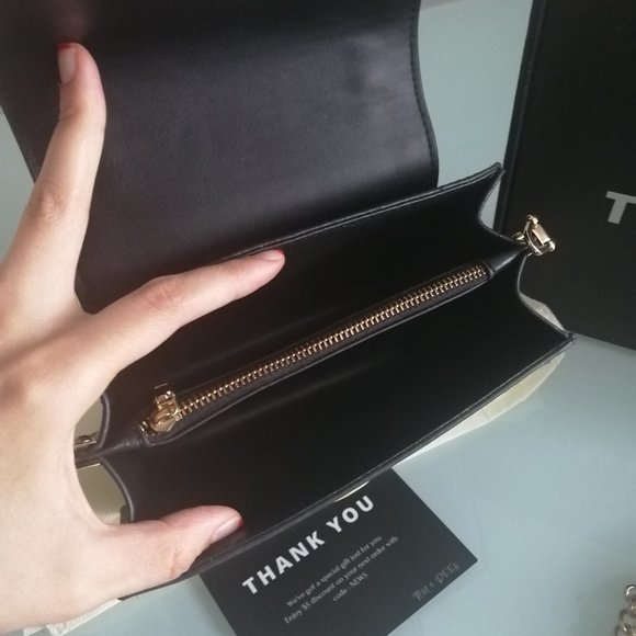 Cute Black Cross Body - Picture 4 of 9